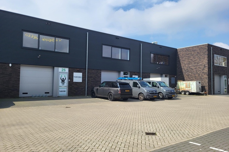 Bekijk foto Bedrijfsruimte aan de Steenbakkerij 23 in Nieuwerkerk aan den IJssel