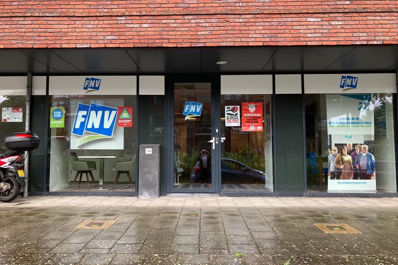 Bekijk foto Bedrijfsruimte aan de Pieter van Musschenbroekstraat 119 in Haarlem