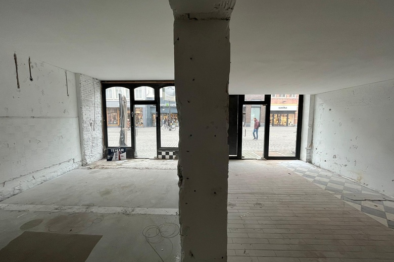 WinkelruimteaanPensmarkt 7 - 11<br/> inDen Bosch WinkelruimteaanPensmarkt 7 - 11<br/> inDen Bosch