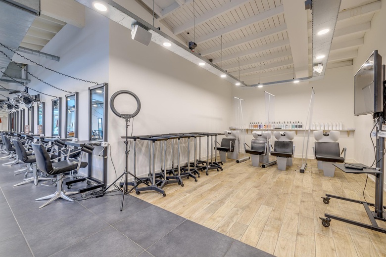 WinkelruimteaanBeekstraat 68<br/> inArnhem WinkelruimteaanBeekstraat 68<br/> inArnhem