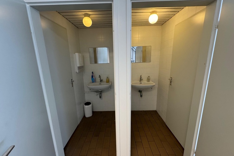 BedrijfsruimteaanElftweg 40 - 42<br/> inRaamsdonksveer