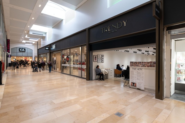 WinkelruimteaanZuidplein Hoog 763<br/> inRotterdam