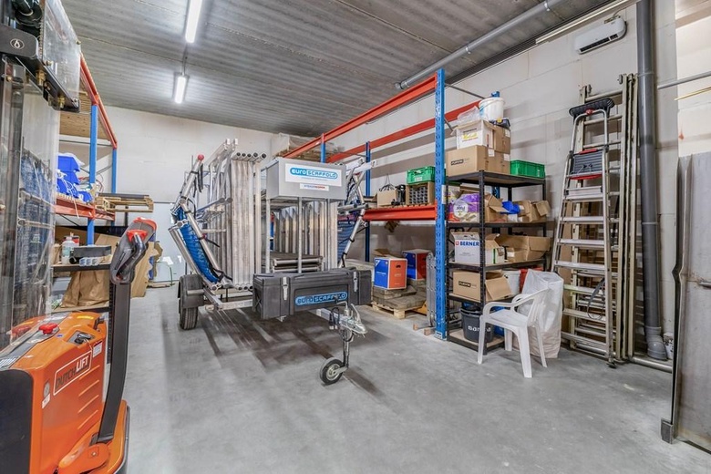 BedrijfsruimteaanStaringlaan 14 D<br/> inWaddinxveen