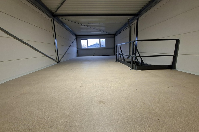 BedrijfsruimteaanIndustrieweg 13 04<br/> inVuren