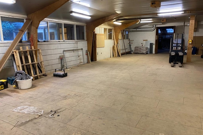 BedrijfsruimteaanHolterweg 11<br/> inHeeten