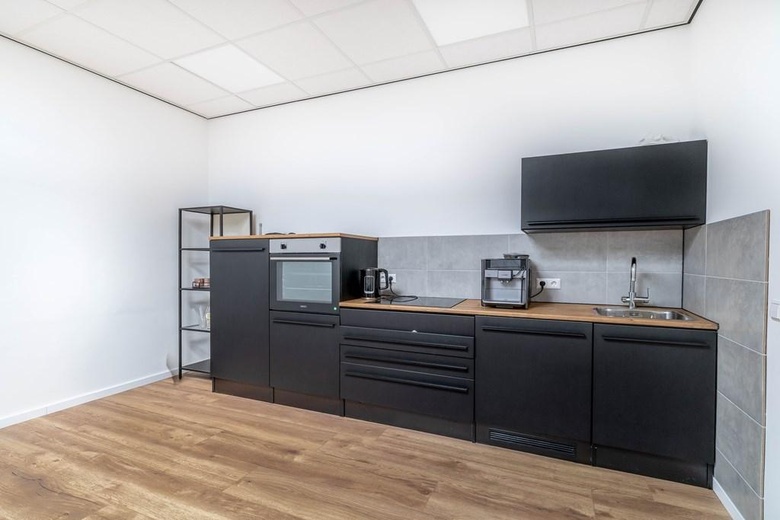 BedrijfsruimteaanStaringlaan 14 D<br/> inWaddinxveen