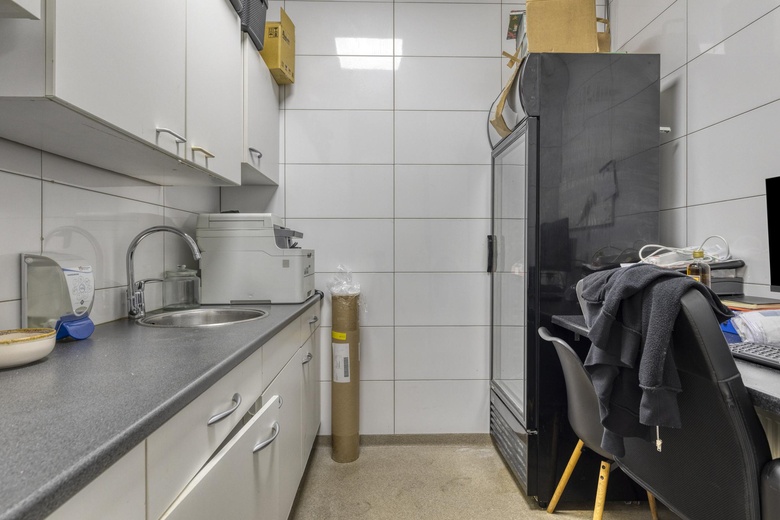 WinkelruimteaanZonstraat 34<br/> inEnschede WinkelruimteaanZonstraat 34<br/> inEnschede