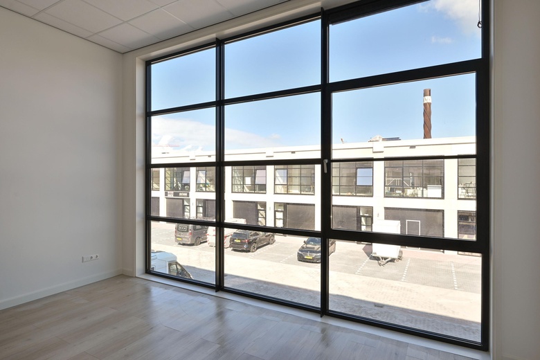 BedrijfsruimteaanHavenstraat 76 k<br/> inHuizen