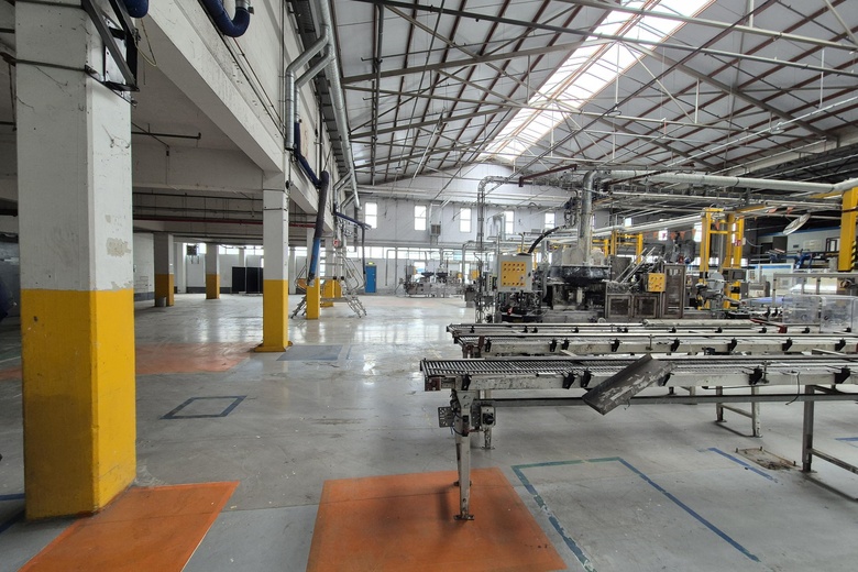 BedrijfsruimteaanAmbachtsweg 1<br/> inGroot-Ammers