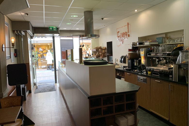 WinkelruimteaanWaterstraat 42 /42a<br/> inTiel