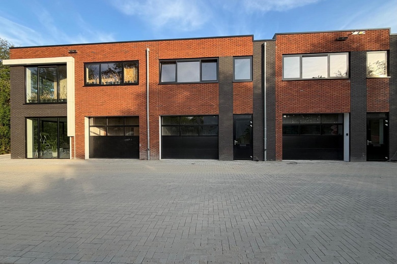 BedrijfsruimteaanJagtlustweg 3 5<br/> inHeerenveen
