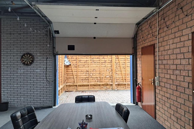 BedrijfsruimteaanOudelandseweg 7<br/> inHoogvliet BedrijfsruimteaanOudelandseweg 7<br/> inHoogvliet