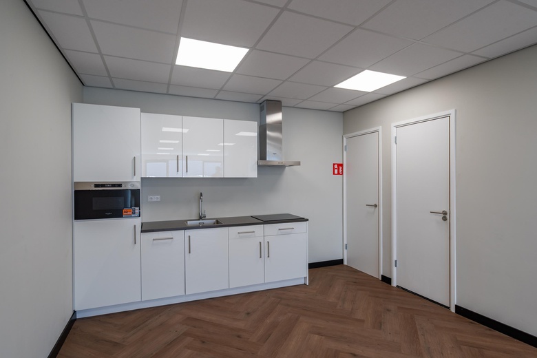 BedrijfsruimteaanEemmeerlaan 2 L<br/> inWeesp