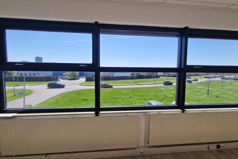 KantoorruimteaanMarkerkant 12 1 01<br/> inAlmere