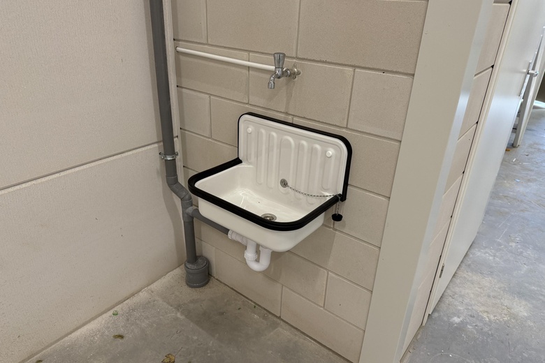 BedrijfsruimteaanReedijk 8 F 28<br/> inHeinenoord