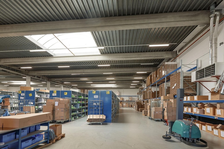 BedrijfsruimteaanHaarlemmerstraatweg 105<br/> inHalfweg