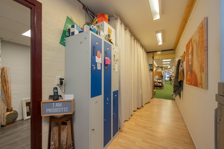 WinkelruimteaanHoofdstraat 206<br/> inSassenheim