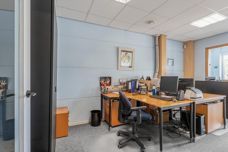 BedrijfsruimteaanKiotoweg 311<br/> inRotterdam