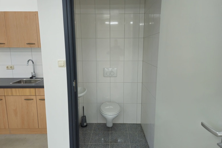 BedrijfsruimteaanMarie Curieweg 1<br/> inRoermond BedrijfsruimteaanMarie Curieweg 1<br/> inRoermond