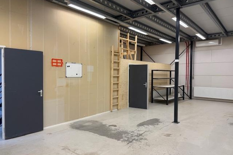 BedrijfsruimteaanEnergieweg 43<br/> inHuizen BedrijfsruimteaanEnergieweg 43<br/> inHuizen