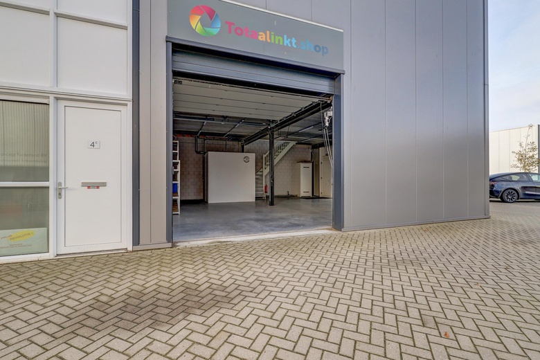 BedrijfsruimteaanIndustrieweg 4 b<br/> inElst