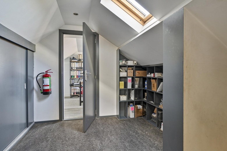 BedrijfsruimteaanDorpsstraat 56<br/> inOssendrecht BedrijfsruimteaanDorpsstraat 56<br/> inOssendrecht