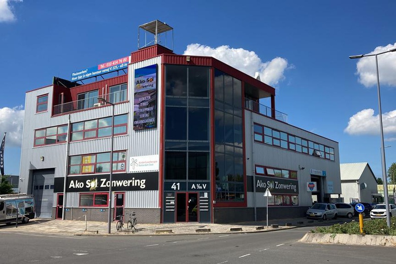 Bekijk foto 1 in  aan de  in 