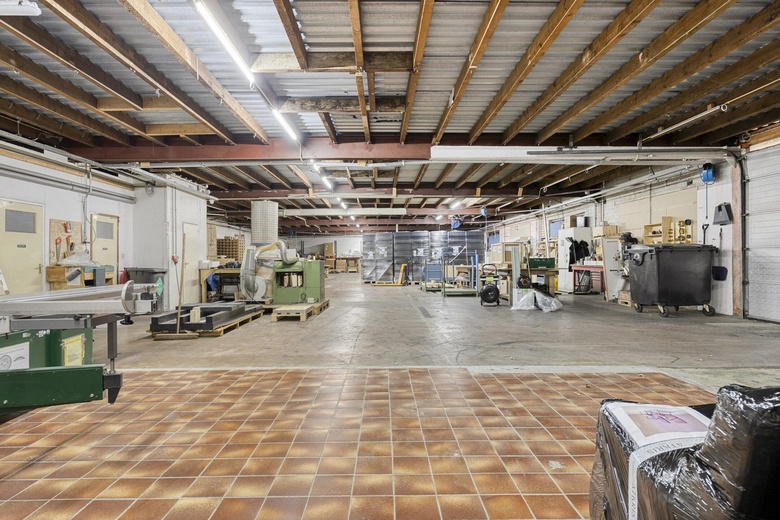 BedrijfsruimteaanSchouwslootweg 7<br/> inWaalwijk