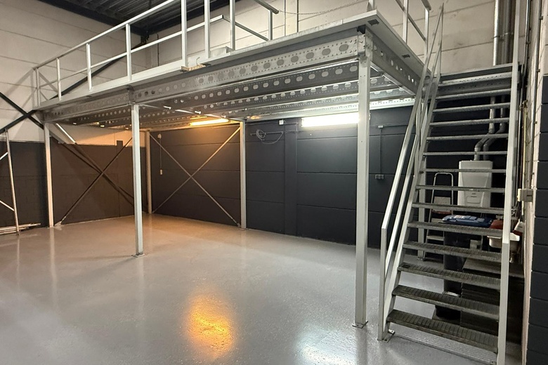 BedrijfsruimteaanAventurijn 228<br/> inDordrecht