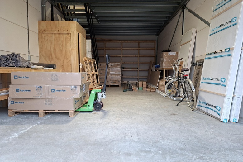 BedrijfsruimteaanIndustrieweg 13 04<br/> inVuren