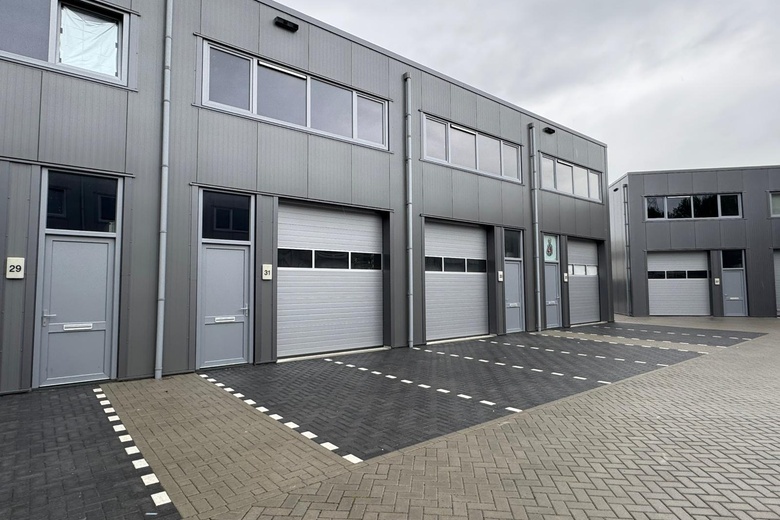 BedrijfsruimteaanLatensteinse Middenweg 31<br/> inTiel