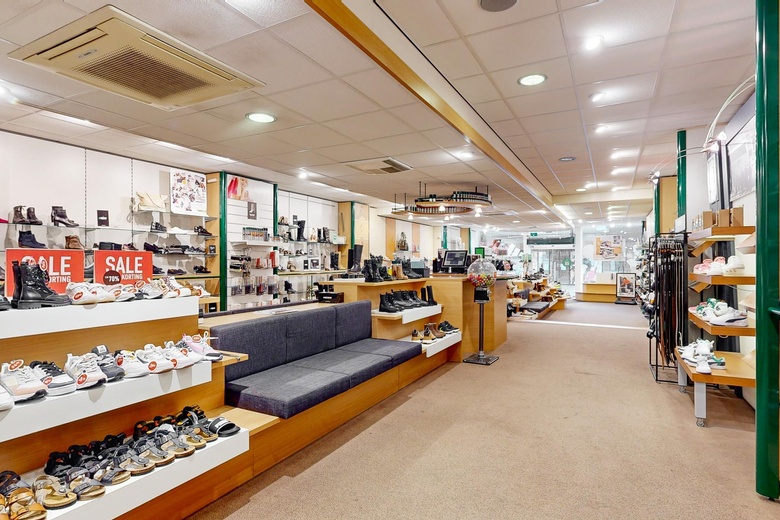 WinkelruimteaanKloosterwandstraat 22<br/> inRoermond WinkelruimteaanKloosterwandstraat 22<br/> inRoermond