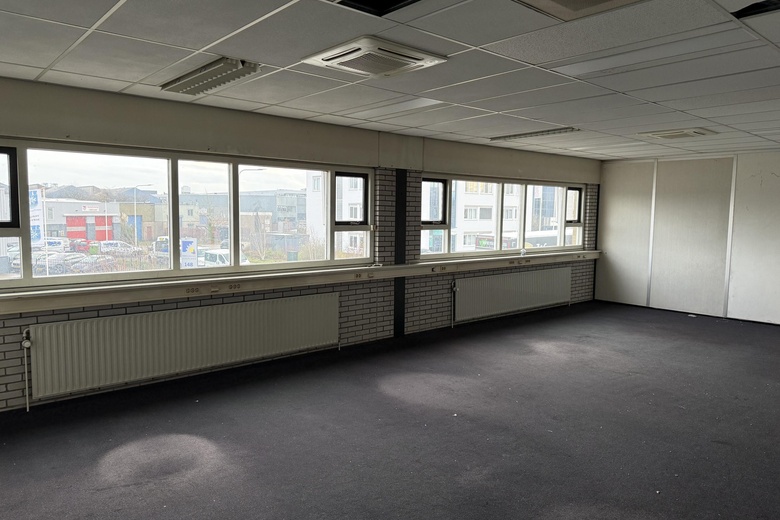 BedrijfsruimteaanZuideinde 44<br/> inBarendrecht