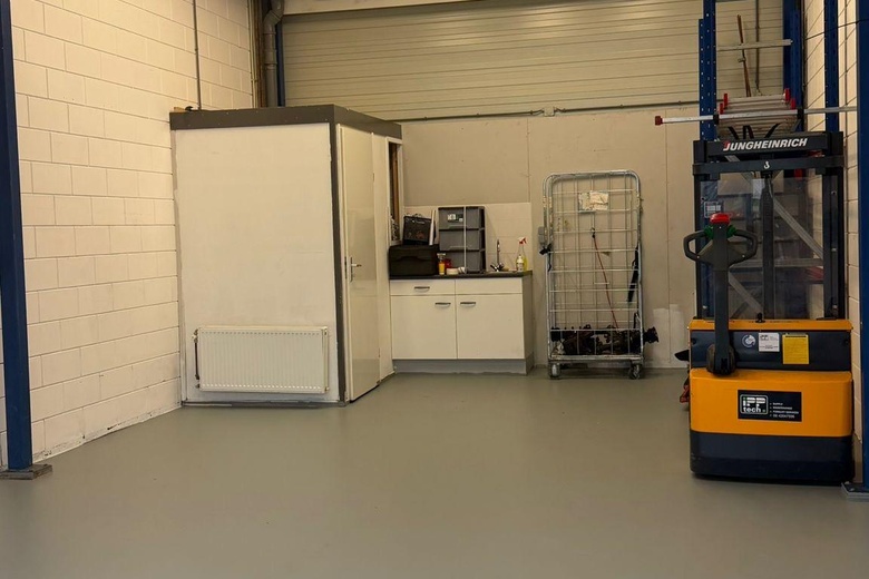 BedrijfsruimteaanC. Verolmelaan 221<br/> inUithoorn