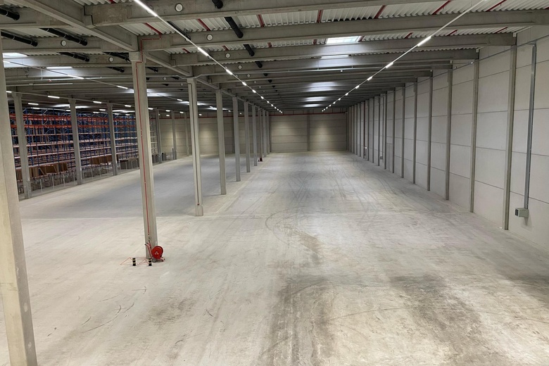 BedrijfsruimteaanRietgraaf 8<br/> inOosterhout BedrijfsruimteaanRietgraaf 8<br/> inOosterhout