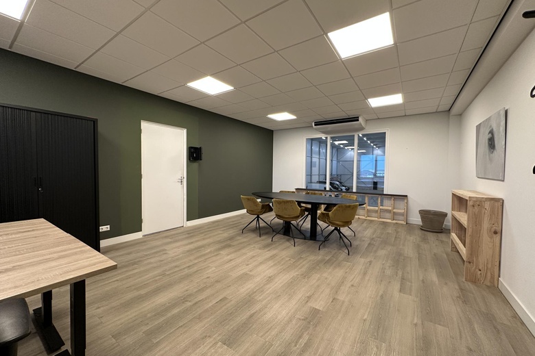 BedrijfsruimteaanVerre weide 9<br/> inVeen BedrijfsruimteaanVerre weide 9<br/> inVeen