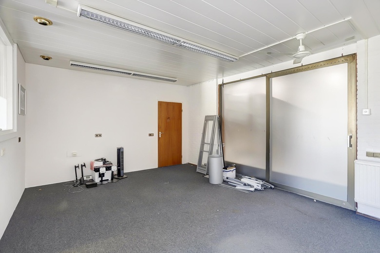 BedrijfsruimteaanAmbachtsstraat 32<br/> inWinterswijk BedrijfsruimteaanAmbachtsstraat 32<br/> inWinterswijk