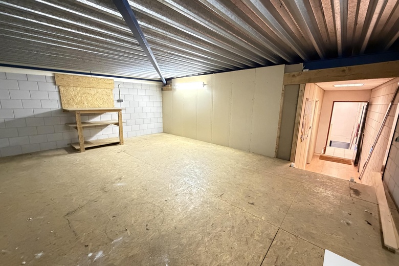 BedrijfsruimteaanNieuw-Zeelandweg 8 T<br/> inAmsterdam