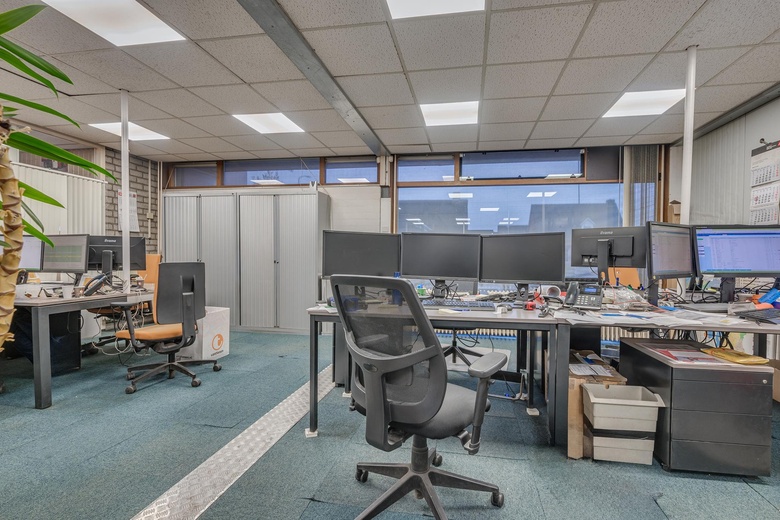 BedrijfsruimteaanOploseweg 10<br/> inOverloon BedrijfsruimteaanOploseweg 10<br/> inOverloon