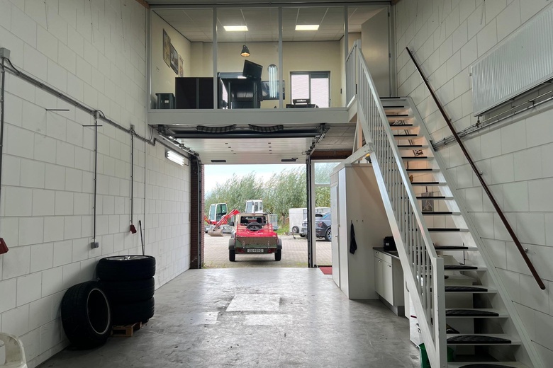 BedrijfsruimteaanCarneool 144<br/> inDordrecht