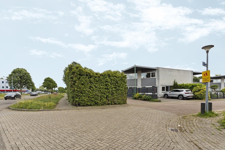 BedrijfsruimteaanFioringrasstraat 1 - 3<br/> inAlmere BedrijfsruimteaanFioringrasstraat 1 - 3<br/> inAlmere