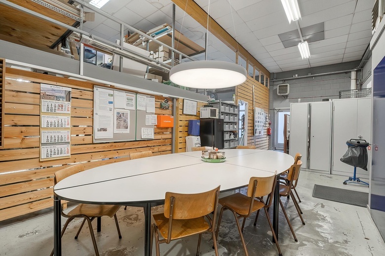 BedrijfsruimteaanWeversbaan 15<br/> inLeiderdorp