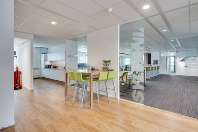 Bekijk foto 2 van Dr Holtroplaan 2 - 40