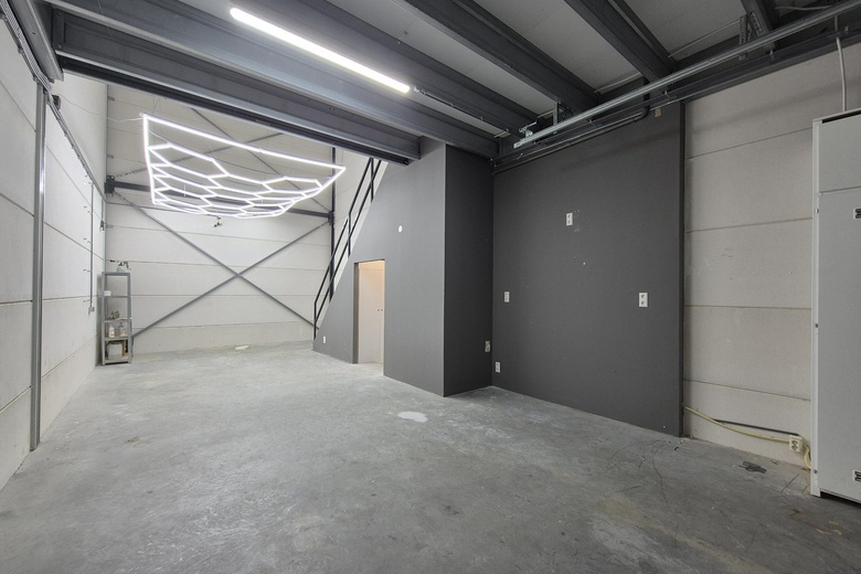 BedrijfsruimteaanIndustrieweg 11 02<br/> inVuren