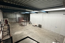 Bekijk foto 5 van Dr. Ir. Van Veenweg 1 a