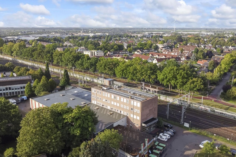 BedrijfsruimteaanStanderdmolen 20<br/> inHouten