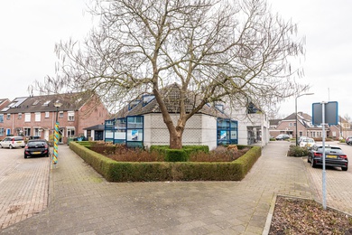 Bekijk foto 2 van Pastoor Lipsplantsoen 1 Bekijk foto 2 van Pastoor Lipsplantsoen 1