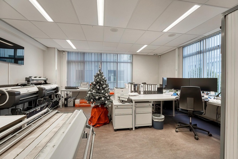 BedrijfsruimteaanWeversbaan 15<br/> inLeiderdorp