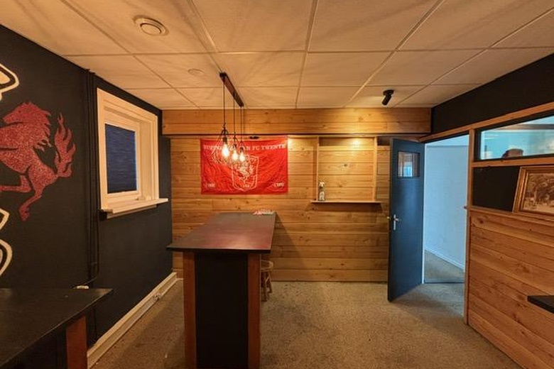 BedrijfsruimteaanTolstraat 8<br/> inEnschede