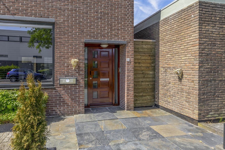 BedrijfsruimteaanM. Beenstraat 16<br/> inSpijkenisse